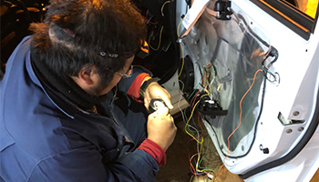 ドア内部配線修理